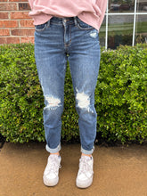 Load image into Gallery viewer, Izzy MR Boyfriend Cuffed Jeans