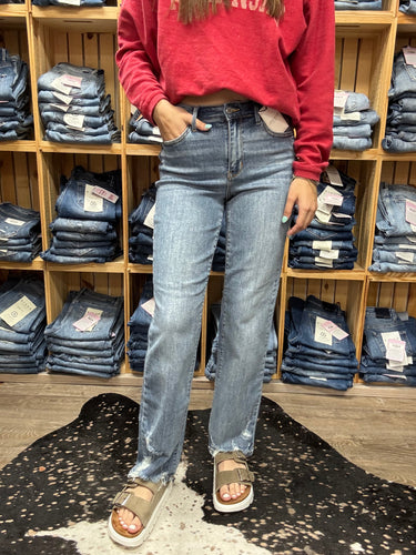 HW Straight w/ Heavy Distressing Jeans