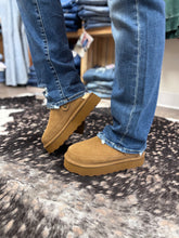 Load image into Gallery viewer, Chestnut Creek Clogs