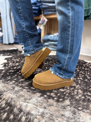 Chestnut Creek Clogs