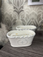 Load image into Gallery viewer, Bourbon Royalty 20 oz Marquis Collection Candle