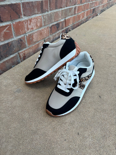 Joel Leopard Sneaker
