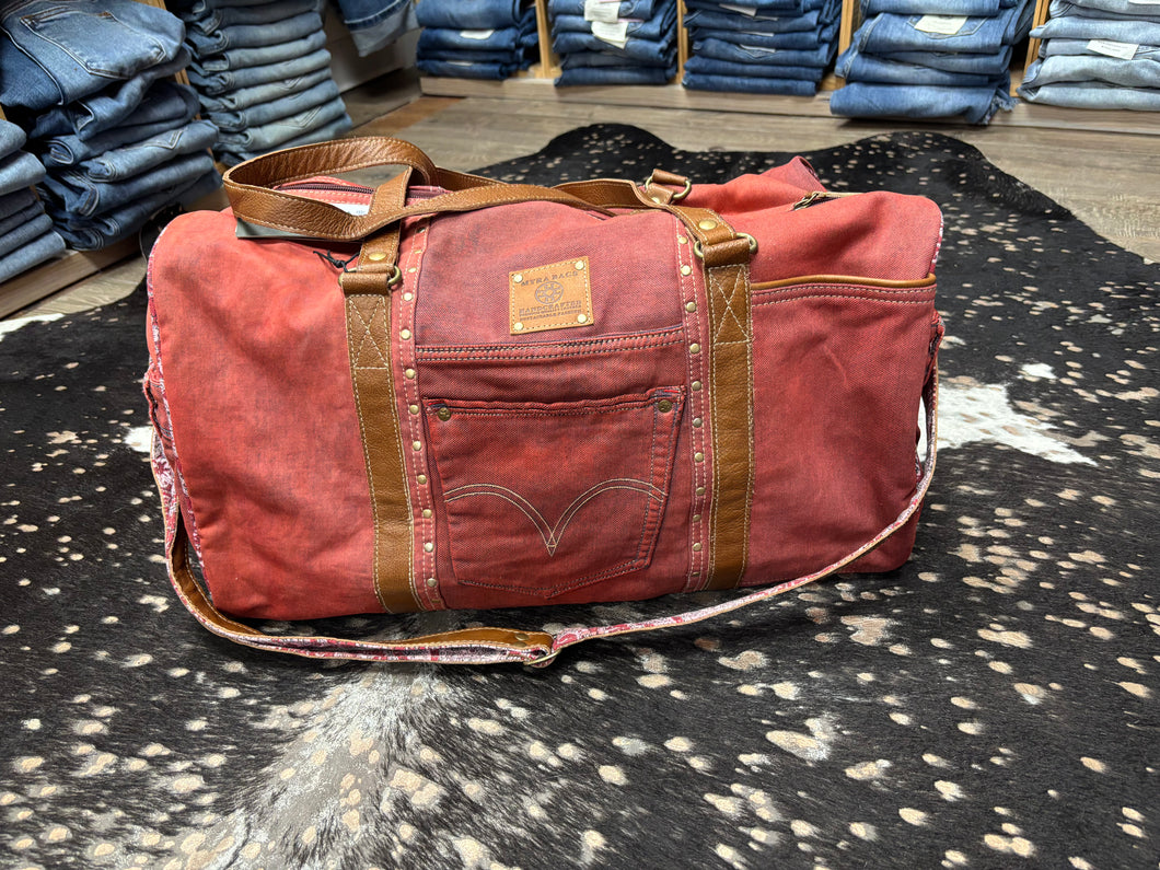 Wildberry Voyager Traveler Bag