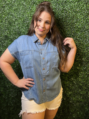 Sarah Chambray Collared Short Sleeve Top