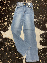 Load image into Gallery viewer, HW Tummy Control Contrast Straight Jeans