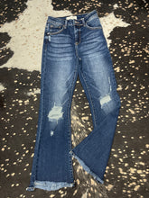 Load image into Gallery viewer, HR-Crop Bootcut Jeans