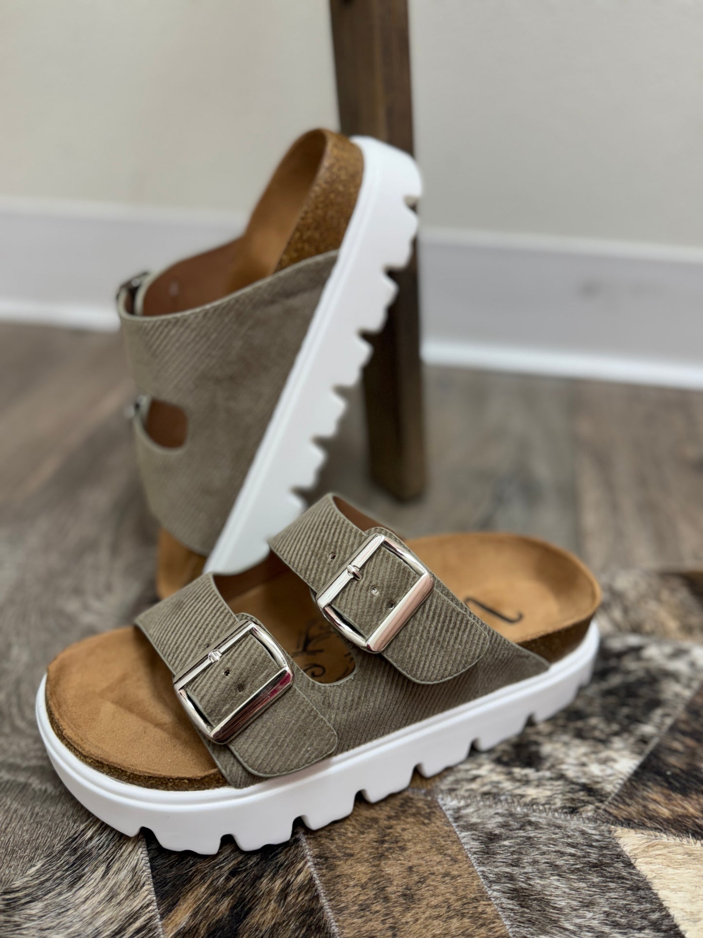 Jazmin Platform Sandals