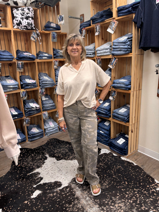 Ella Tan Camo MR Straight Jeans