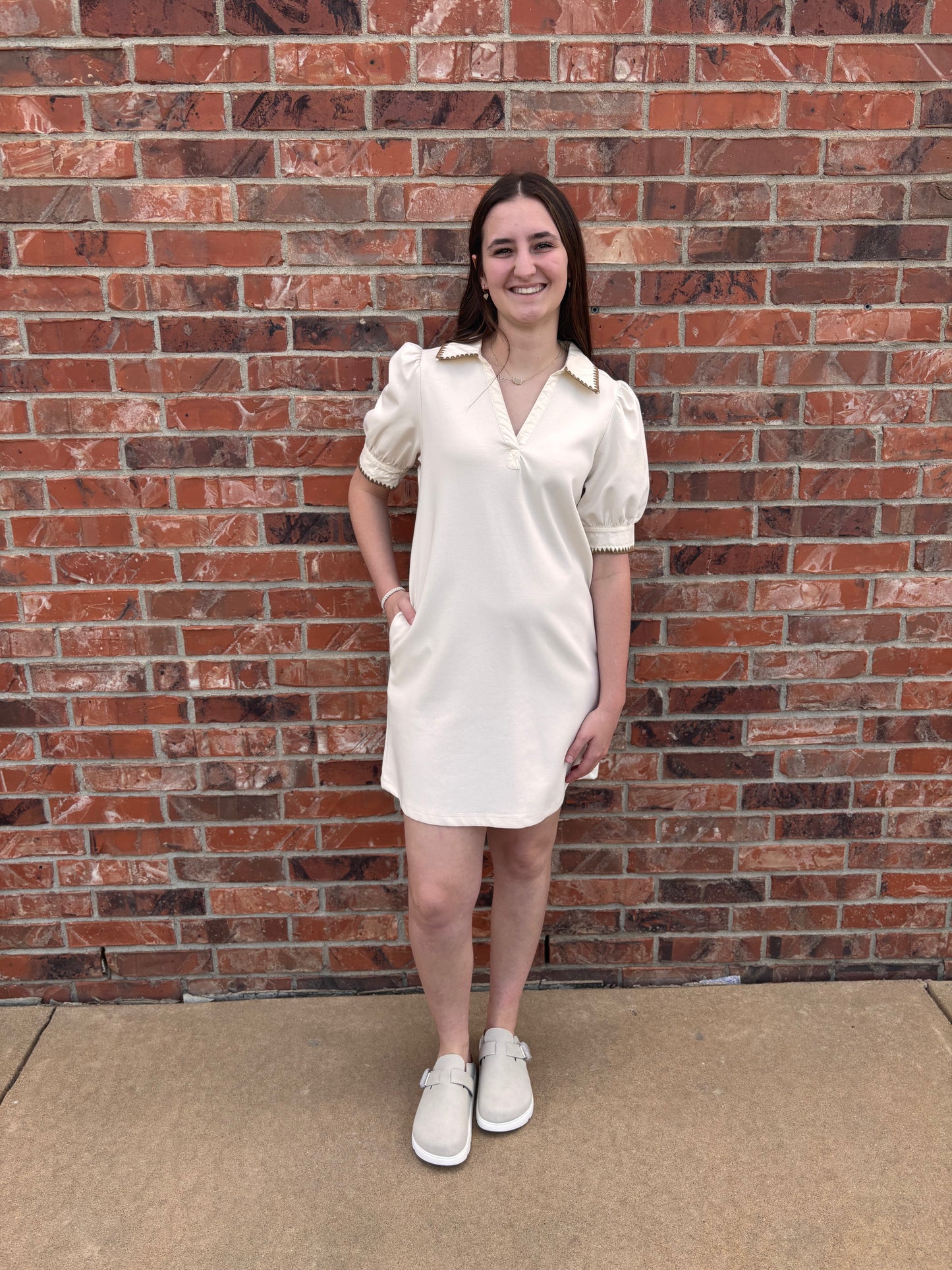 Contrast Collar Shift Dress
