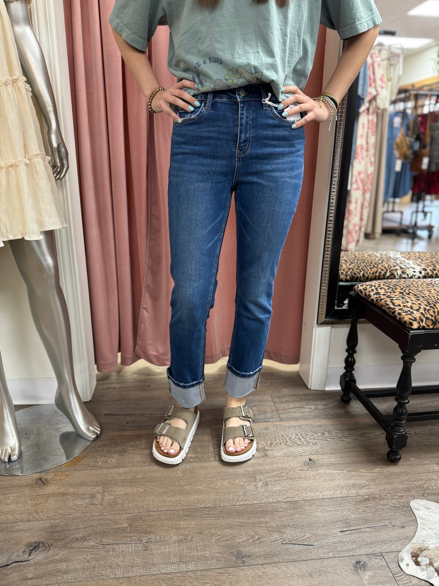 Jeanne HR Cuffed Slim Straight Jeans