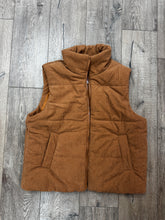 Load image into Gallery viewer, Natalia Corduroy Zipped Puffer Vest