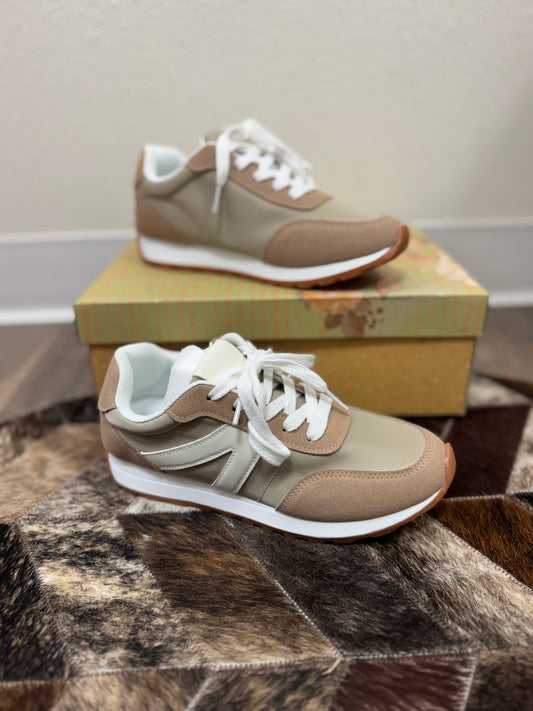 Weekend Walks Lace-up Sneaker