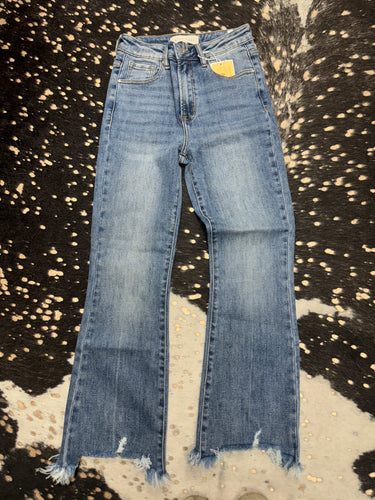 HR-Crop Frayed Hem Jeans