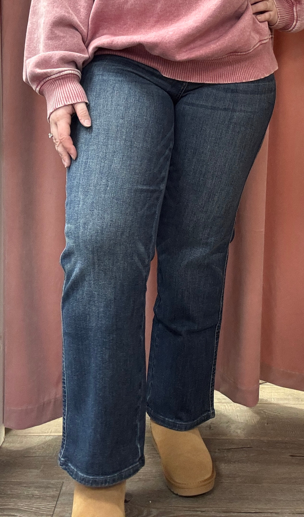 Haley MR Petite Straight Jeans