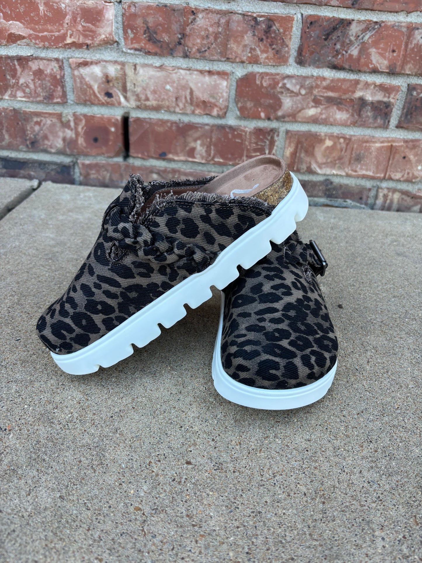 Very G Cassie Platform Clogs