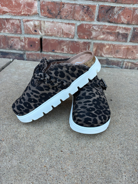 Very G Cassie Platform Clogs