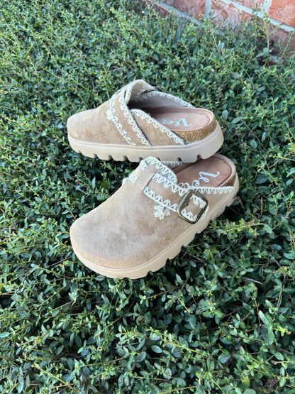 Nevada Platform Clogs
