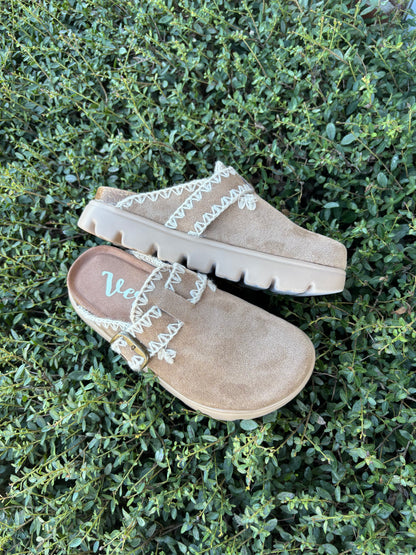 Nevada Platform Clogs