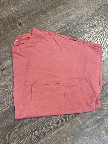 Back to Basic Top with Pocket