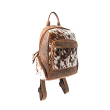 Load image into Gallery viewer, Myra Mountain Range Backpack