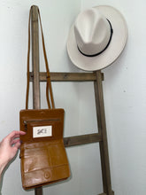 Load image into Gallery viewer, Hobo Jill Wallet Crossbody